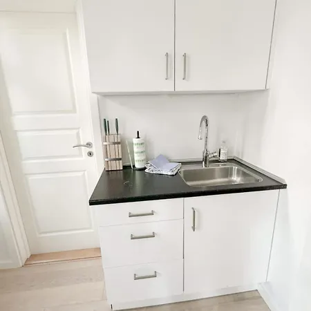 Lägenhet Cozy & Quiet 1br In The Heart Of